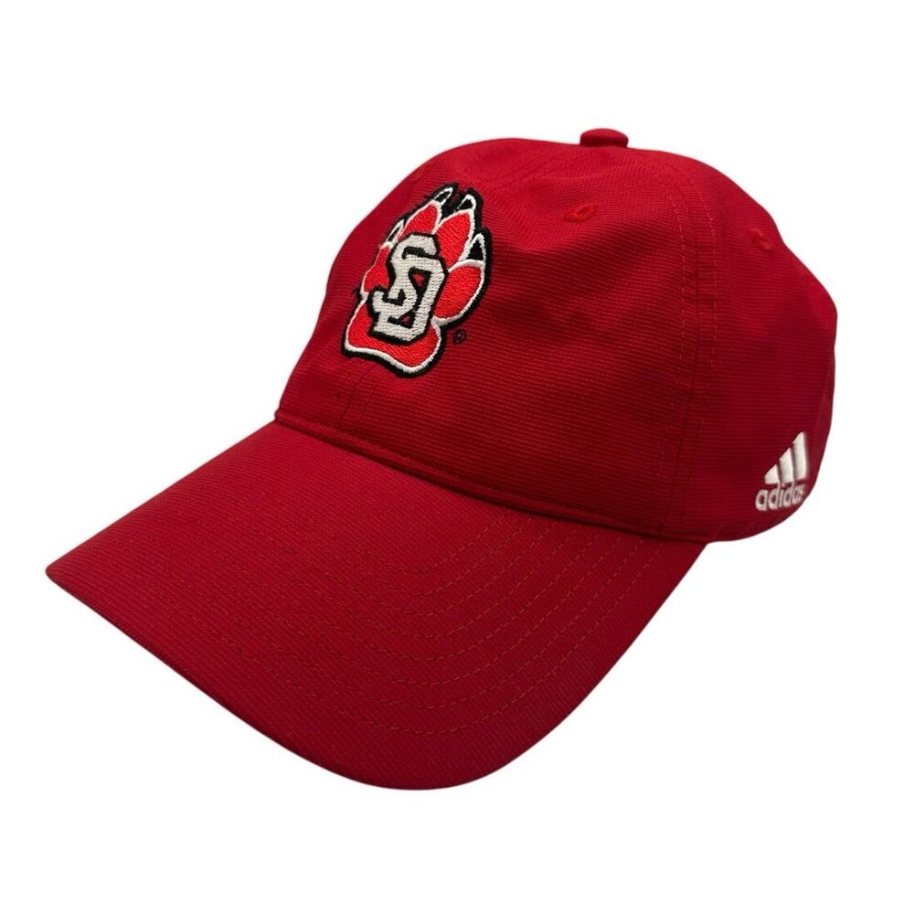 Adidas South Dakota Coyotes Baseball Cap Red OSFM Adjustable